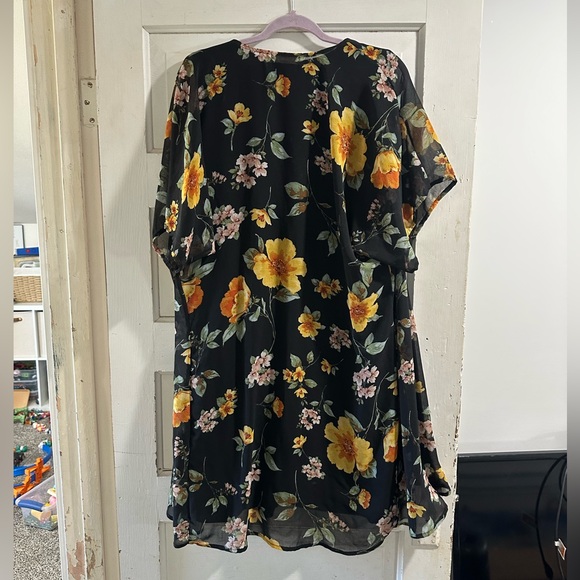 Women’s maternity dress + kimono set - Picture 2 of 4